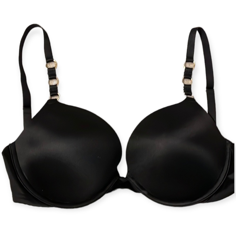 NWOT. Victoria’s Secret Black Very Sexy Push-Up Bra. 32DD